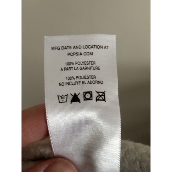 Patagonia Women's Cream Sweater - Picture 4 of 8